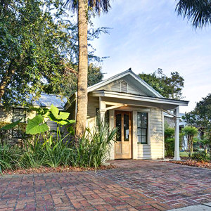 view of the front of the PENSACOLA PI COTTAGE