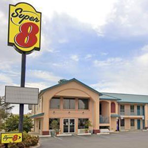 front View of Super 8 Pensacola N.A.S. CORRY